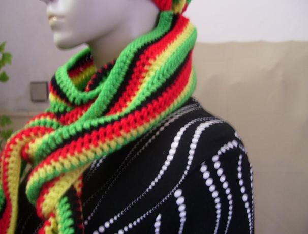 ŠÁLA JAMAJKA háčkovaná šála dlouhá rasta jamajka 