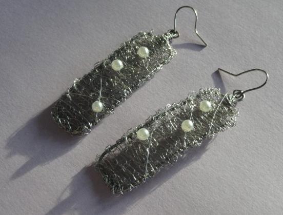 se starorůžovou říční perlou