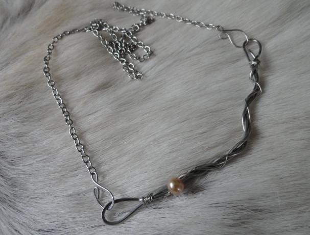 se starorůžovou říční perlou