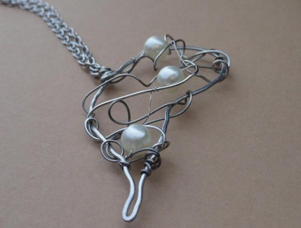 se starorůžovou říční perlou