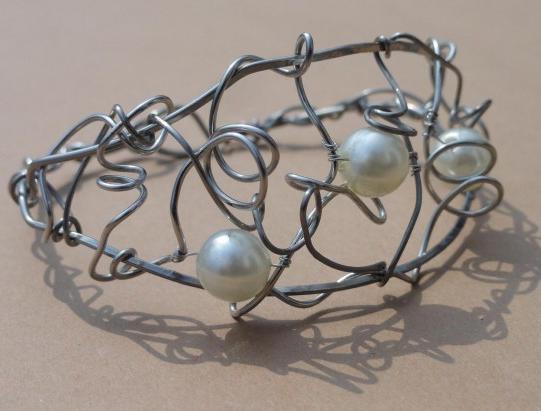 se starorůžovou říční perlou