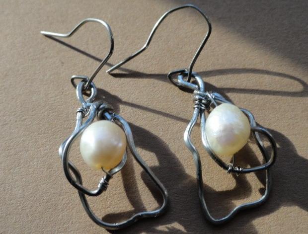 se starorůžovou říční perlou