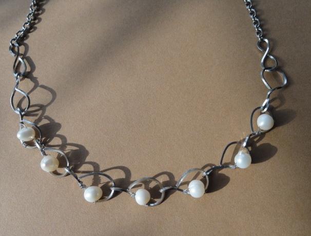 se starorůžovou říční perlou