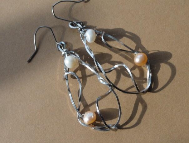 se starorůžovou říční perlou