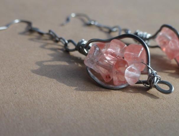 se starorůžovou říční perlou