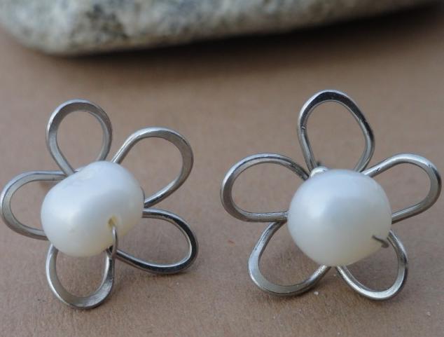 se starorůžovou říční perlou