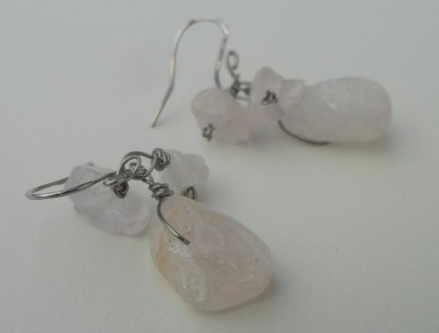 se starorůžovou říční perlou