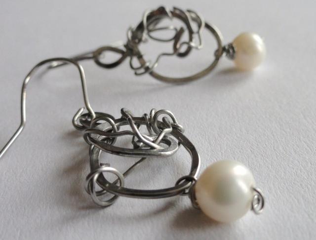 se starorůžovou říční perlou