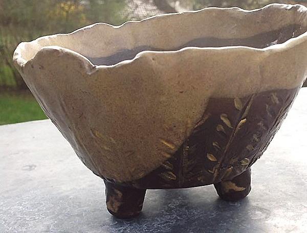 Trojnožka - miska na cokoli