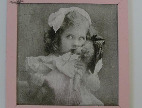 obrázek - dítě a konev