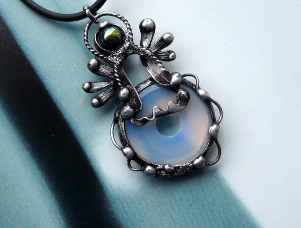 Přívěsek s mandalou DUŠE LESA /sklo