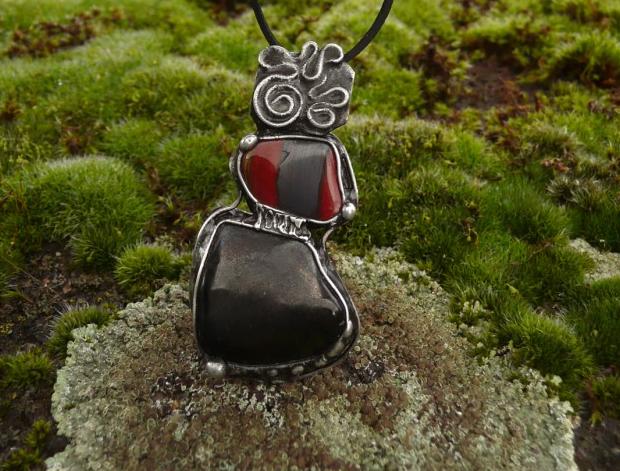 Přívěsek s mandalou DUŠE LESA /sklo