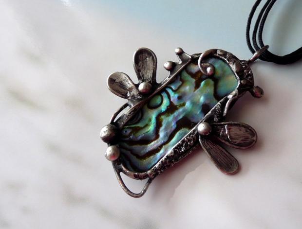 Přívěsek s mandalou DUŠE LESA /sklo