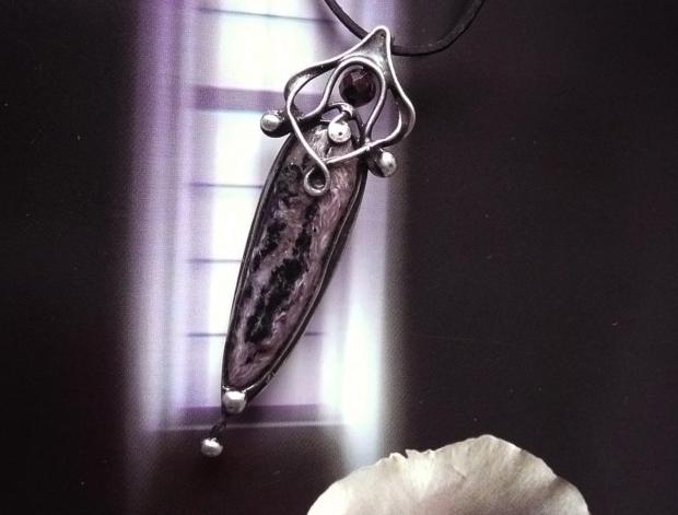 Přívěsek s mandalou DUŠE LESA /sklo