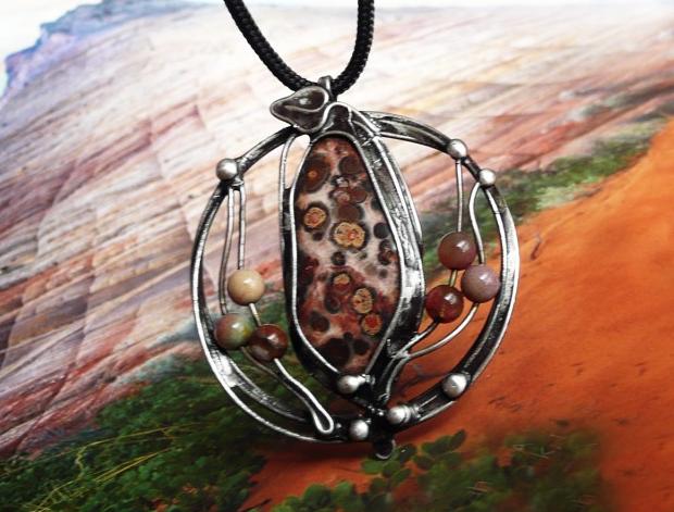 Přívěsek s mandalou DUŠE LESA /sklo