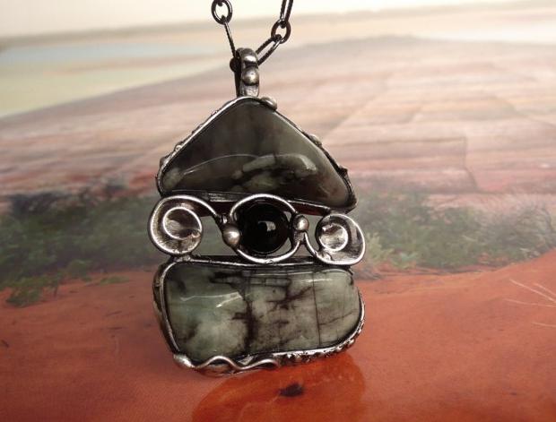 Přívěsek s mandalou DUŠE LESA /sklo