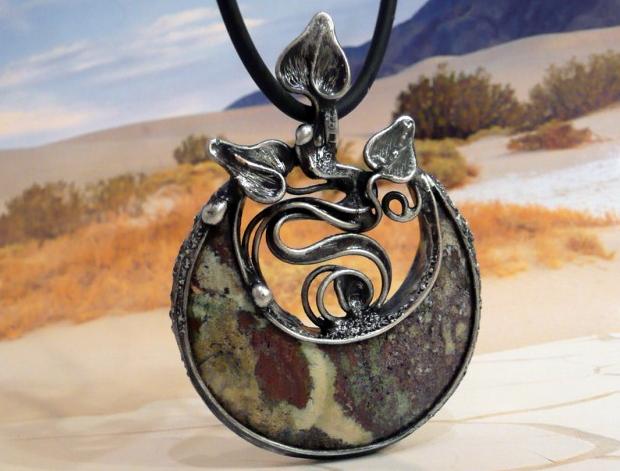 Přívěsek s mandalou DUŠE LESA /sklo