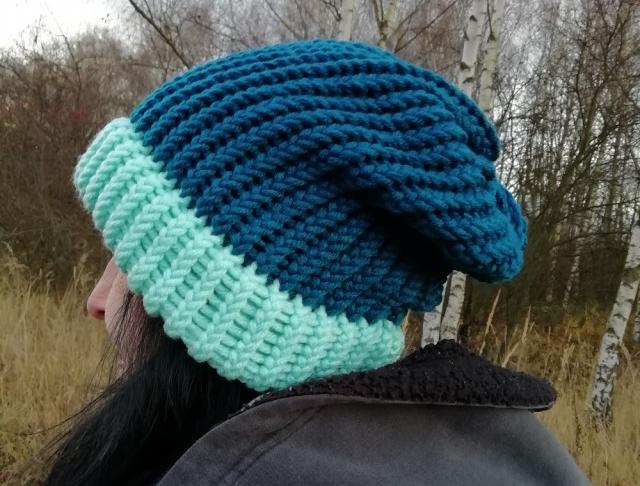 Pletená mega dlouhá čepice