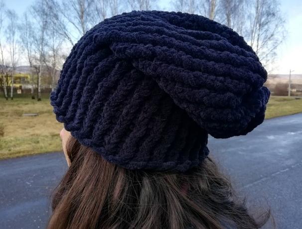 Pletená mega dlouhá čepice