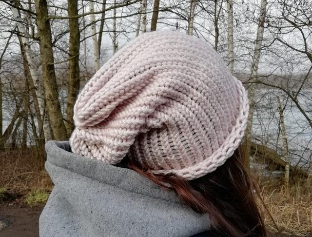 Pletená mega dlouhá čepice