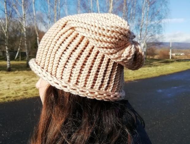 Pletená mega dlouhá čepice