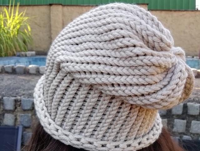 Pletená mega dlouhá čepice