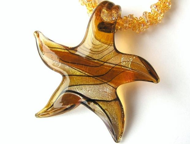 Medová hvězda MURANO náhrdelník originální zlatá žlutá hvězda medová spirála šitý murano rokajl sváteční farfale skleněný přívěsek kov-stříbrný 