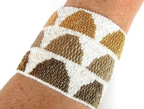 Zlaté kopečky náramek zlatá elegantní bílá šitý antialergenní kopečky 