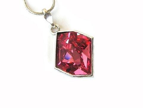 Avantgarda Swarovski růžová náhrdelník přívěsek růžová řetízek swarovski stříbrná chirurgická ocel avantgarda 