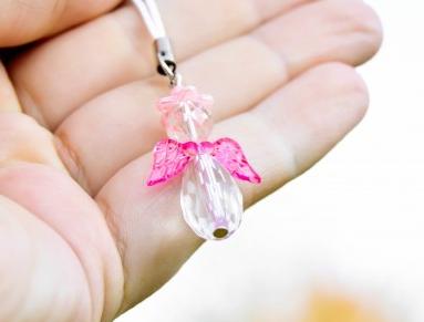 S průhlednou růžovou - přívěšek korálky holčičí elegantní bílé anděl broušené andělíček průhledné drobnost růžové skleněné roztomilé zářivé čiré andělka pro děti pro štěstí pro ženy lesknoucí třpytící 