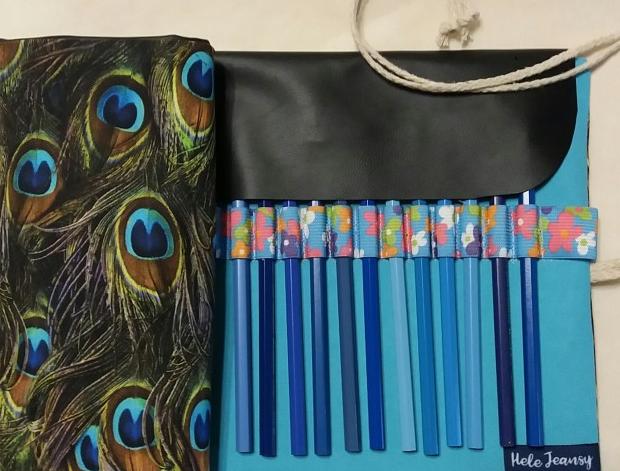 pastelkovník s pávy pastelkovník s pávy rolovací pen 