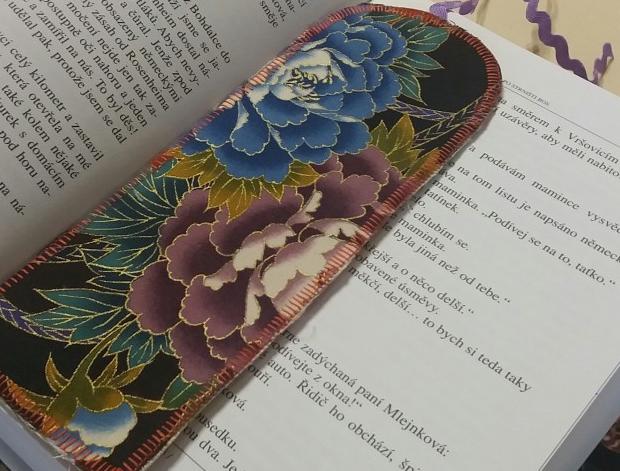 Záložka s květem textilní záložka do knížky s len 