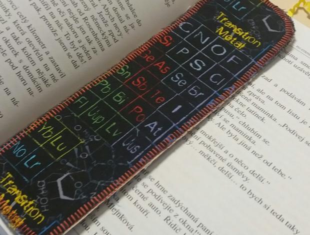 záložka s tahákem textilní záložka do knížky s len 