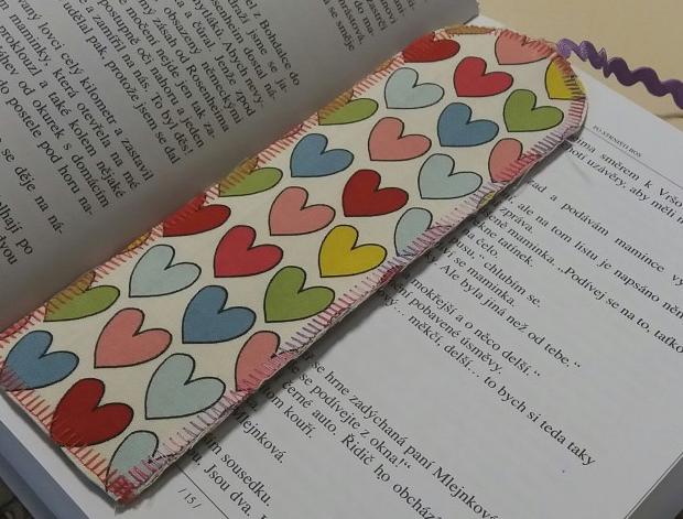 srdíčková záložka textilní záložka do knížky s len 