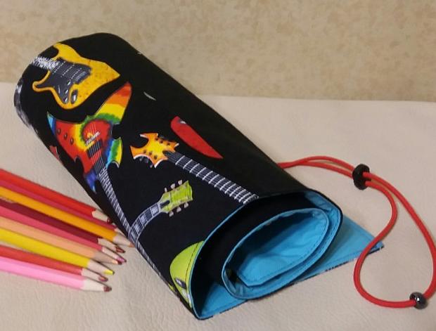 Pastelkovník s kytarami