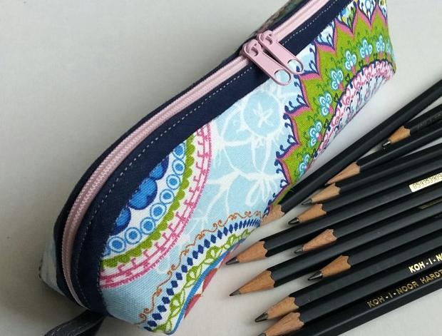 Penálek pestrý penálek nebo kosmetická taštička 