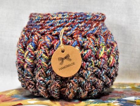 Buřtíkatý košík MELANGE 16×13 cm úložný košík háčkováný košík dekorační košík 