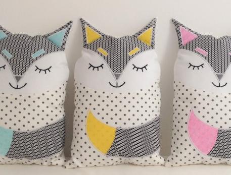 Polštářek / hajánek - liška žlutá dekorace dárek patchwork polštáře bílá medvídek hračka dáreček sada polštář polštářek hvězda šedá ozdoba miminko hvězdy ochrana mentolová postavičky hajánek batole set mráček pro děti pro miminka do postýlky kojenec muchláček mantinel na postel izolace výbavička na pohovku pro kojence chránič mantinely mantinel do postýlky polštářkový mantinel mantinely do postýlek pro batolata 