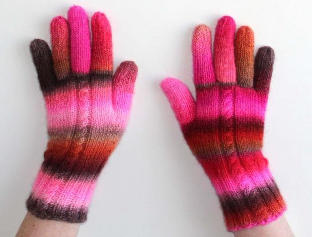 Rukavice pletené ručně merino Roses červená barevné růžová pletené jemné pink vínová rukavice merino okr prstové ivka 