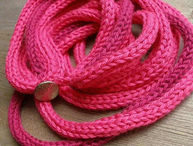 Pink ... dutinkový náhrdelník