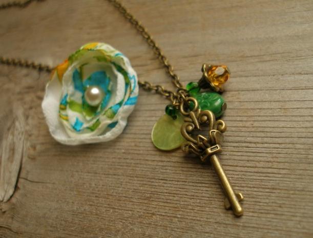 Flower IV. ....... náhrdelník