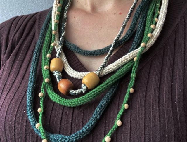 Flower IV. ....... náhrdelník