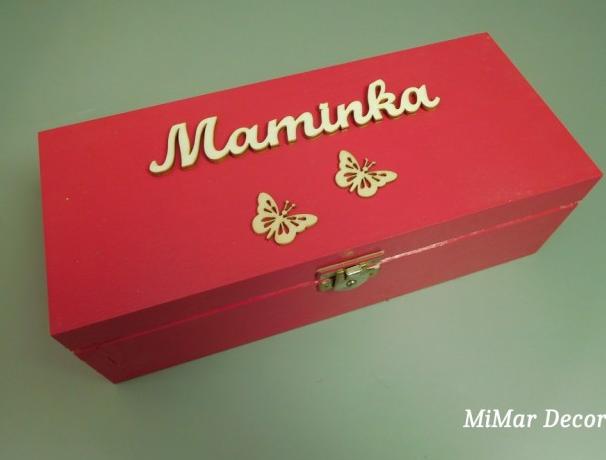 Dřevěná krabička MAMINKA motýlci