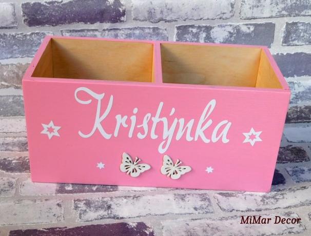 Pastelkovník se jménem s motýlky