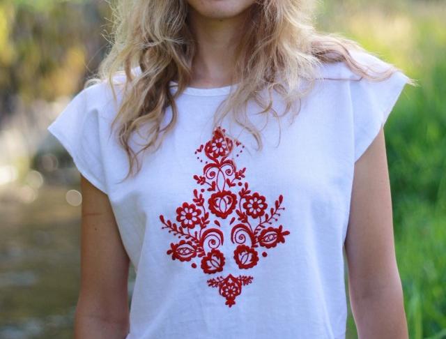 Lněná halenka s výšivkou... halenka výšivka vyšívané folklór folklorní ručně vyšívané 