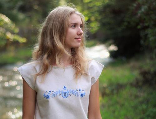 Režná halenka s modrou výšivkou... halenka výšivka vyšívané folklór folklorní ruční vyšívání haná 