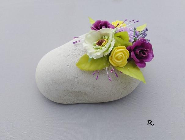 Betonová dóza s ornamenty