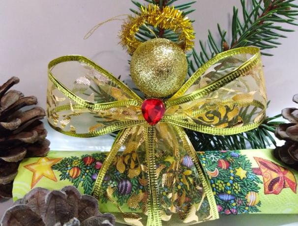 Betonová dóza s ornamenty