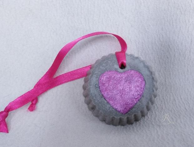 Betonová dóza s ornamenty