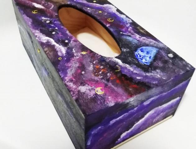 Betonová dóza s ornamenty